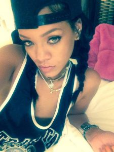 Rihanna (1)