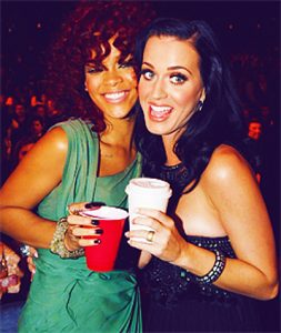 Rihanna-Katy-Perry-rihanna-28046220-402-477